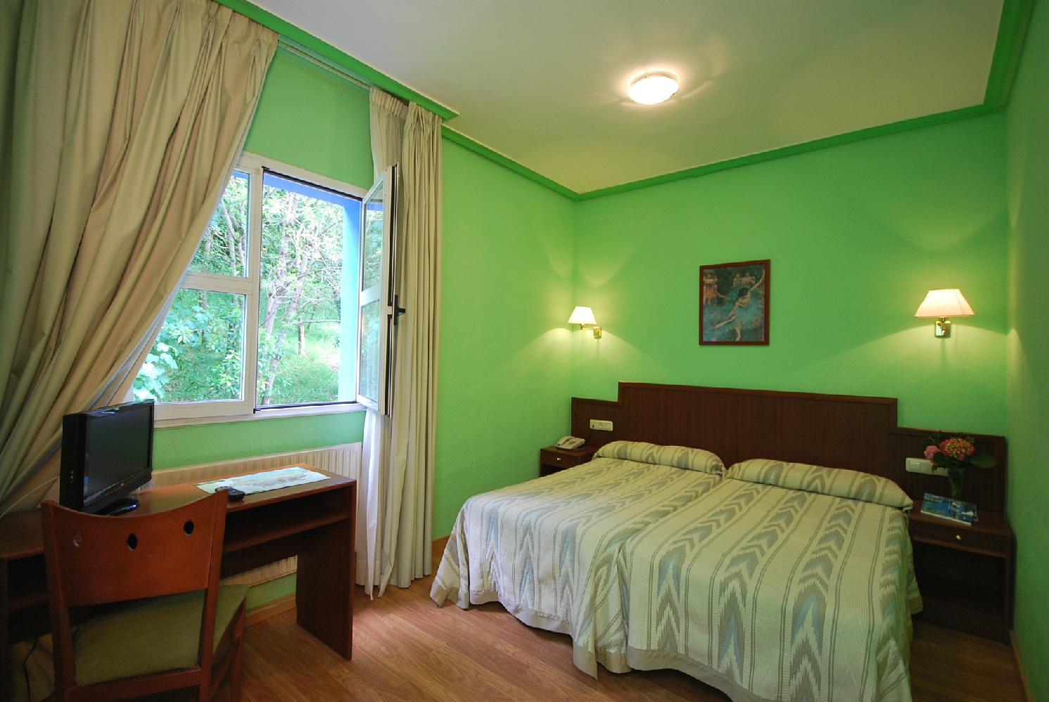Hotel Vega Del Sella Arriondas Habitación foto